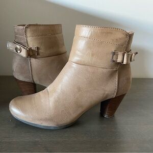 Elegant Tan Heeled Boots